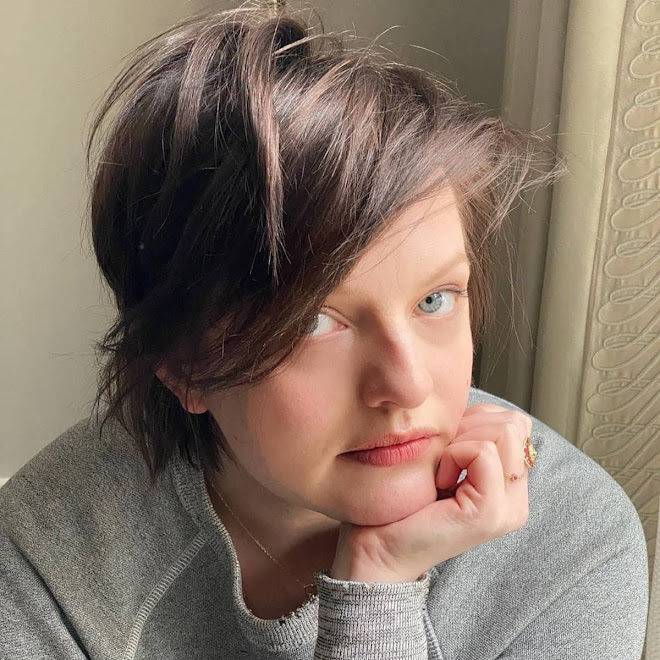 Elisabeth Moss debuts New Hairstyle for The Shining Girls : レオと一緒に製作総指揮もつとめて、タイムトラベラーの殺人鬼と対決する SF 犯罪スリラーの配信シリーズ「ザ・シャイニング・ガールズ」のヒロインのヘアスタイルを披露したエリザベス・モス ! !