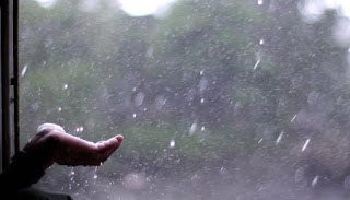 Kenapa Banyak Orang Ingat Mantan Waktu Hujan Datang? Ini Penyebab Utamanya