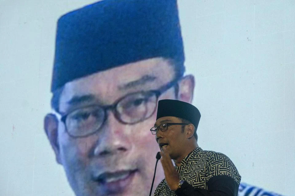 Gubenur Jawa Barat Ridwan Kamil memberikan sambutan pada Rakernas dan Pengukuhan Pengurus Lembaga atau Badan khusus PBNU Masa Khidmat 2022-2027 di Pondok Pesantren Cipasung, Singaparna Kabupaten Tasikmalaya, Jawa Barat, Kamis (2432022) malam.  Artikel ini telah tayang di Katadata.co.id dengan judul Wali Kota Bandung Ditangkap KPK, Ridwan Kamil Kumpulkan Pejabat Pemkot , httpskatadata.co.idtiakomalasariberita643a525463b5awali-kota-bandung-ditangkap-kpk-ridwan-kamil-kumpulkan-pejabat-pemkot Penulis Tia Dwitiani Komalasari Editor Tia Dwitiani Komalasari