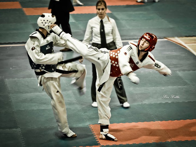 thi-dau-doi-khang-vo-taekwondo