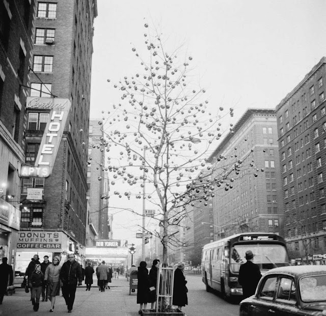 New Yorker Bookshop and Theater, NYC, randommusings.filminspector.com