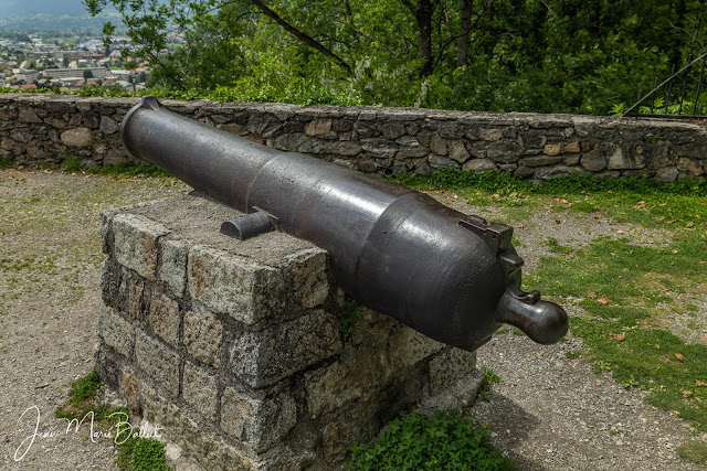 Canon obusier de 0,16 — 16 cm — type 1827. Pièce fondue à Saint-Gervais en 1835