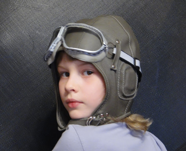 Детский шапка шлем: натуральная кожа и очки (упрочненное стекло)