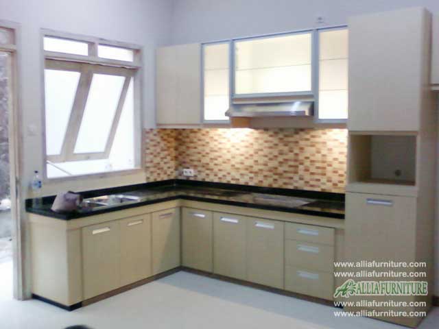 Kitchen set minimalis bentuk L woody Allia Furniture