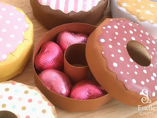 Doughnut Favour Box by Esselle Crafts