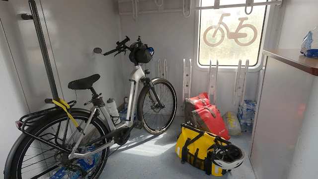 Vélo dans le train InterCités