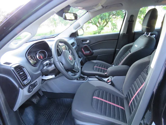 Fiat Toro Flex Automática - interior - espaço interno