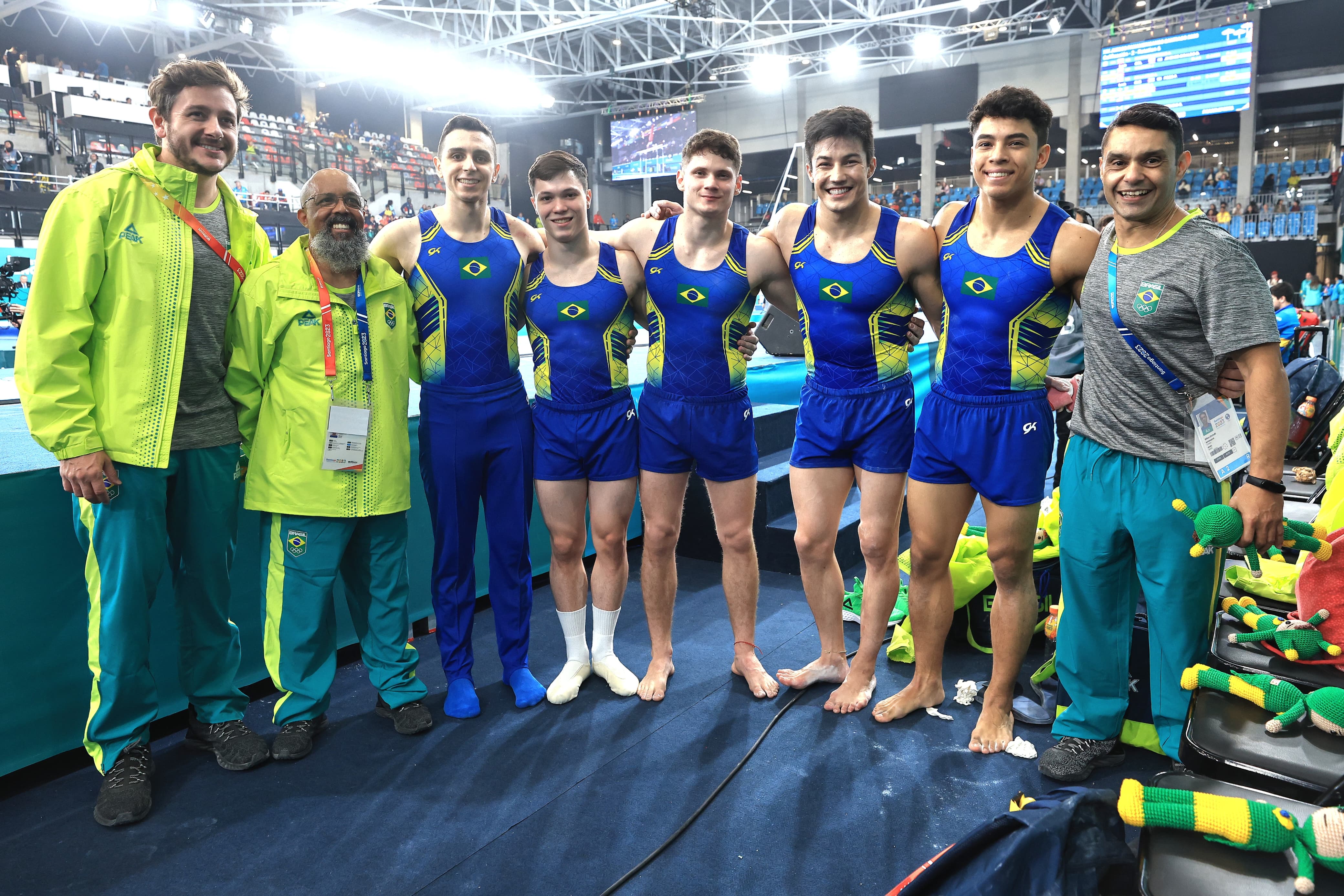 Equipe masculina do Brasil abre Mundial de ginástica artística