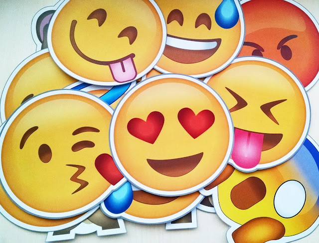 Donwload Placas de Emojis para festas