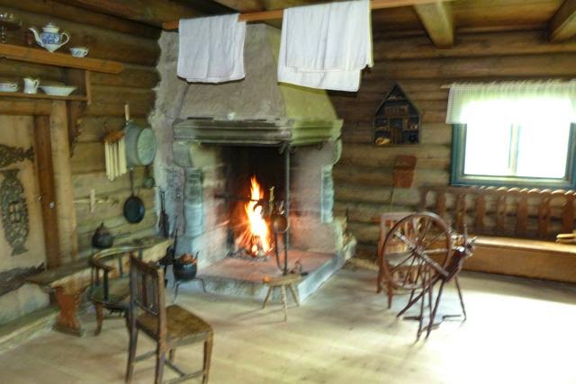 Inerieur huisje openluchtmuseum Lillehammer, Noorwegen