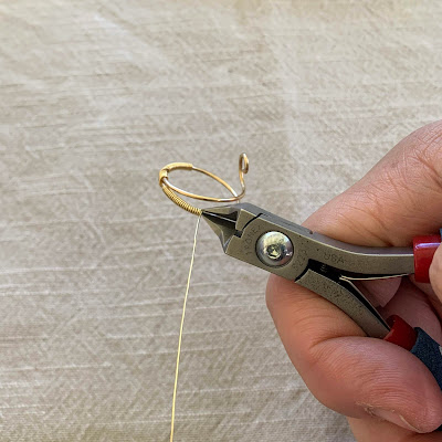 Single Curl Wave Wire Ring Project by Lisa Yang Jewelry