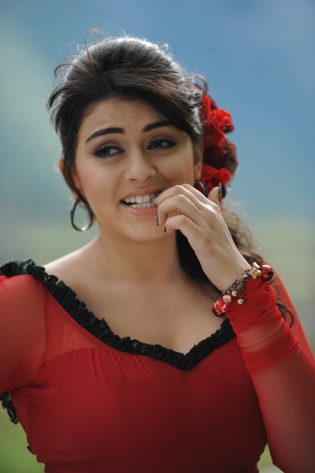 ACTRESS HANSIKA MOTWANI HD PHOTOS IMAGES PICTURES WALLPAPER | WHATSAPP GROUP LINK