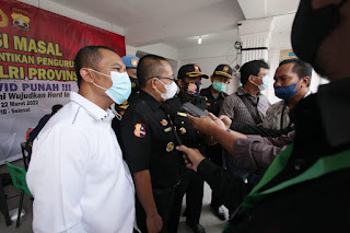 Ketum Dan Sekjen Senkom Mitra Polri Meninjau Vaksinasi Massal Bersama Polda Riau