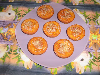 Muffins with ajvar