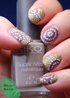 http://druidnails.blogspot.nl/2013/09/33dc2013-day-1-dots.html