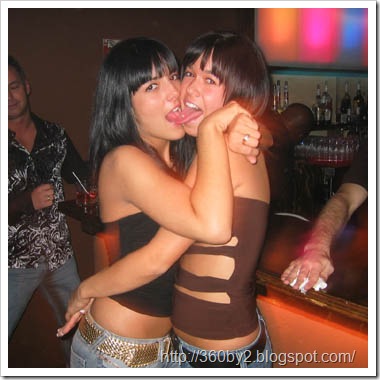 AC does not even help - girls get crazy | Photo Captures_4