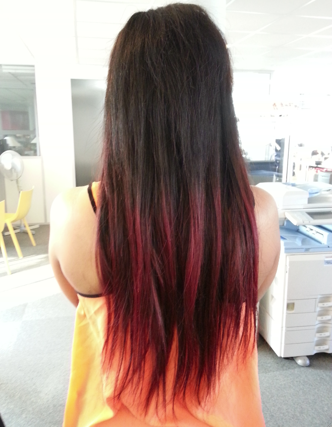 Tie and dye rouge sur cheveux noir