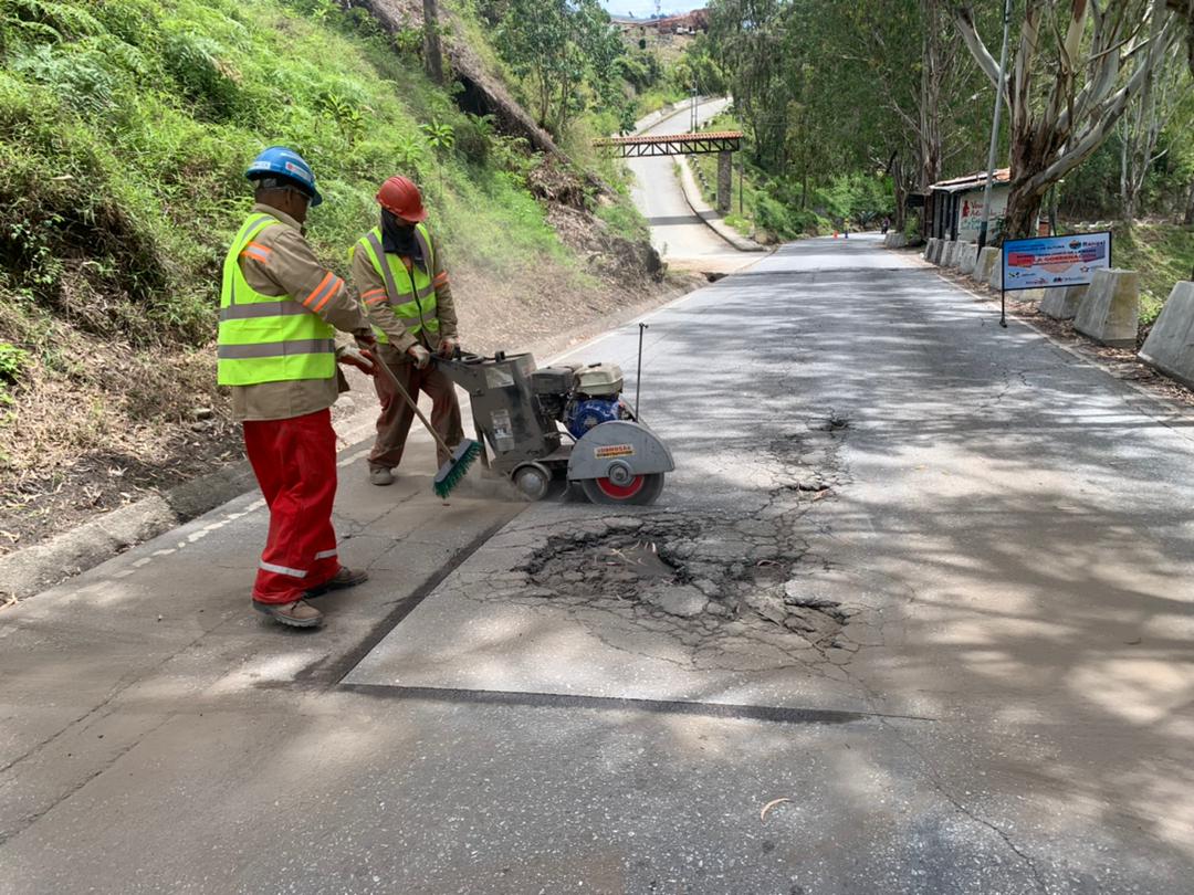 La alcaldía del municipio Rangel inició rehabilitación de la Troncal 007