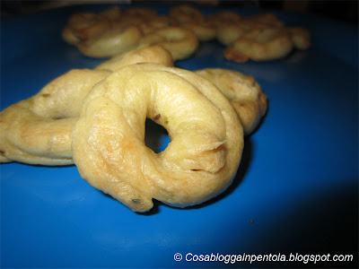 taralli cosa blogga in pentola ricetta biscotti cosabloggainpentola