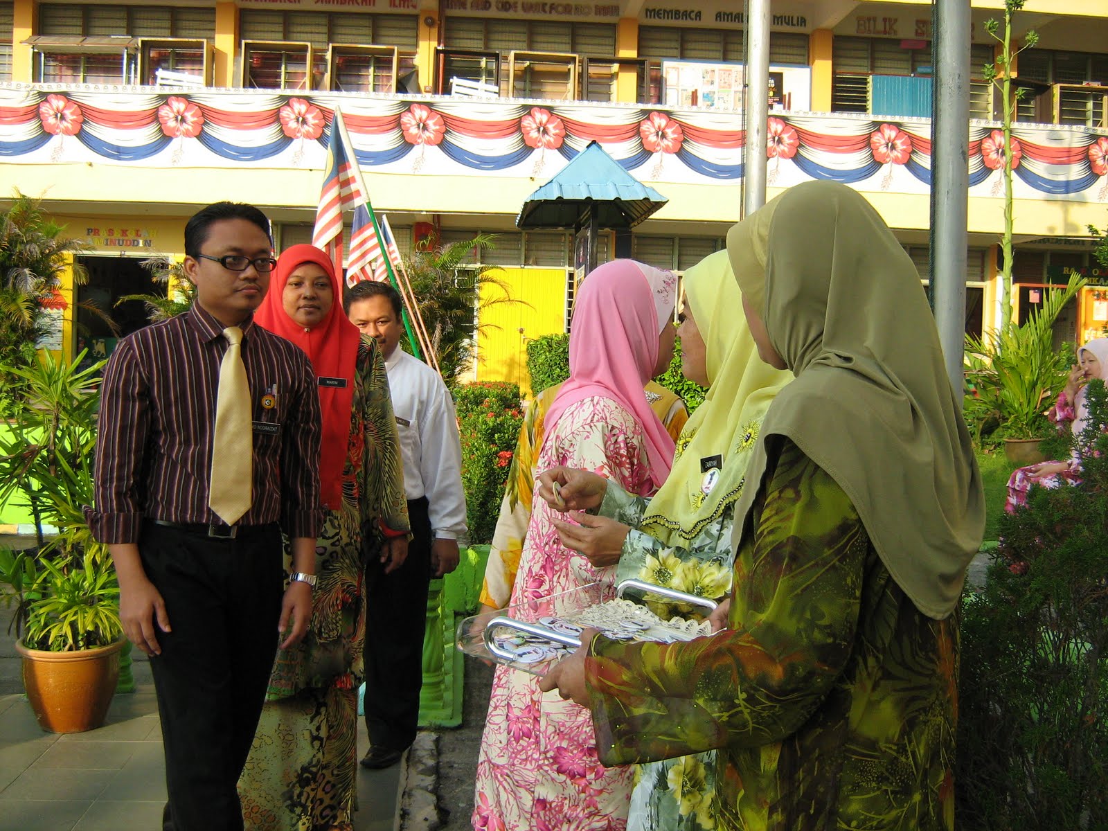 Contoh Karangan Laporan Hari Kemerdekaan Upsr - Contoh Club