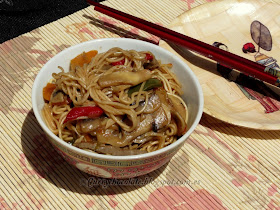Chow mein con ternera y verduras