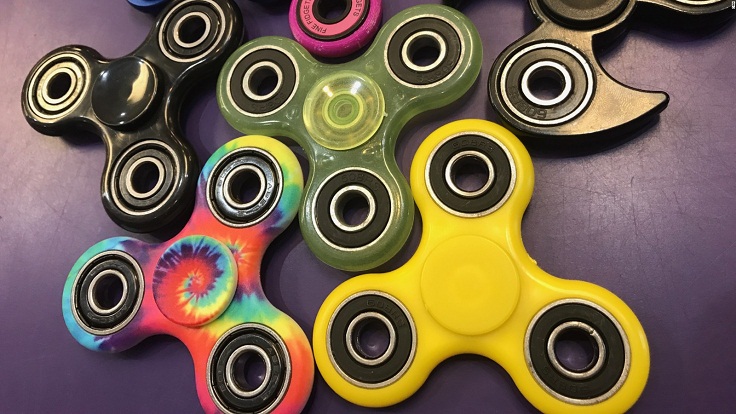 Fidget Spinner: Harganya Kian Mahal, Penemunya Justru Miskin 