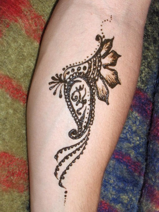 Mehendi an Indian form of tattooing could provide a wonderful solution