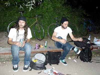 DIY concrete skatespot Skatepark London