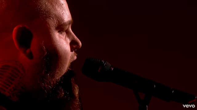 Rag’n’Bone Man Performs "Human" For BRITs Nominations Show 2017