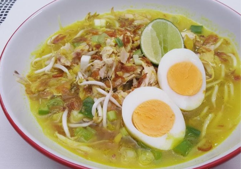 Delicious Soto Ayam adds to the taste