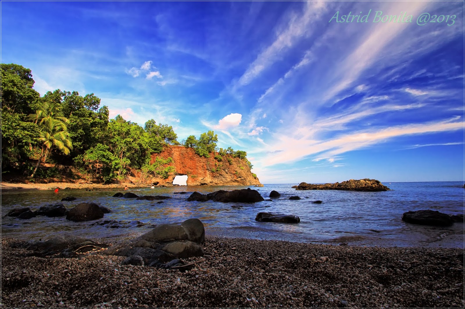 21 Tempat Wisata di Kota Ambon yang Wajib Dikunjungi Bagikan