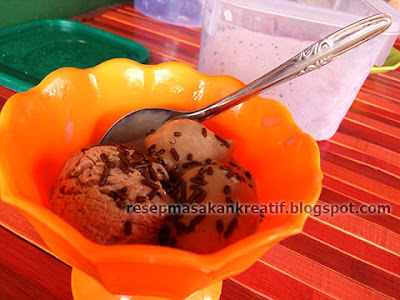  Homemade resep es krim coklat dan rasa susu yang lembut bertekstur ice cream walls merupa Resep Es Krim Rumahan Sederhana Selembut Walls Coklat & Susu