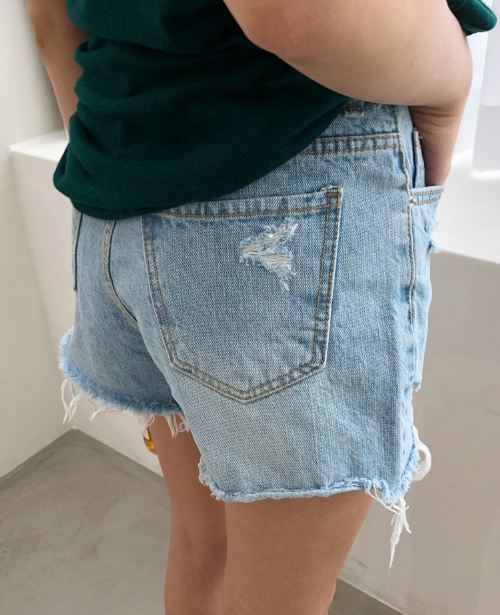  Destroyed Hem Faded Wash Denim Shorts