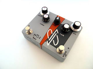 FuzZ-2 Bass with dry blend, mids scoop & octave up