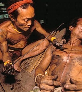 Tradisi Tato  Tertua di Dunia Ternyata Ada di Indonesia 