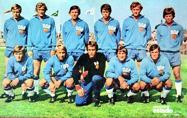 SELECCIÓN DE LA REPÚBLICA DEMOCRÁTICA DE ALEMANIA OLÍMPICA. Temporada 1972-73. Bernd Bransch, Hans-Jürgen Kreische, Manfred Zapf, Jürgen Sparwaseer, Frank Ganzera, Jürgen Pommerenke. Konrad Weisse, Joachim Streich, Jürgen Croy, Peter Ducke y Wolfgang Seguin. SELECCIÓN DE LA REPÚBLICA DEMOCRÁTICA DE ALEMANIA OLÍMPICA 7 🆚 SELECCIÓN DE MÉXICO OLÍMPICA 0 Martes 05/09/1972, 15:30 horas. Juegos Olímpico de Múnich 1972, 2ª fase, Grupo A, jornada 2. Ingoldstadt, Alemania Occidental, ESV Stadion: 5.500 espectadores. GOLES: ⚽1-0: 34’, Frank Ganzera. ⚽2-0: 39’, Jürgen Sparwasser. ⚽3-0: 48’, Joachim Streich. ⚽4-0: 51’, Jürgen Sparwasser. ⚽5-0: 72’, Hans-Jürgen Kreische. ⚽6-0: 79’, Reinhard Haefner. ⚽7-0: 89’, Jürgen Sparwasser.