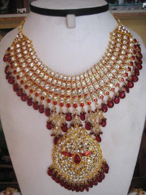 Traditional Women Kundan jewelry Trends