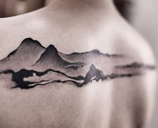 Este Chinês dispõe de pintura a tinta de estilos funciona perfeitamente para um suave serra de tatuagem.