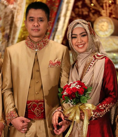  Gaun  Pernikahan  Muslimah Terindah Ala Oki  Setiana Dewi