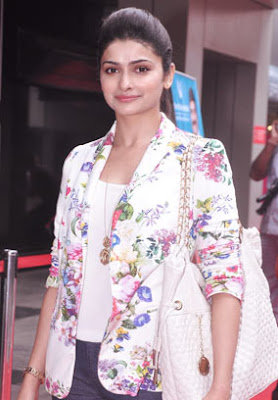 PRACHI DESAI HD WALLPAPER FREE DOWNLOAD 08