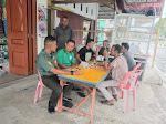 Tingkatkan Keharmonisan, Babinsa Manggeng Bincang Dengan Masyarakat Wilayah