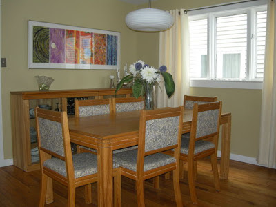 arranging dining room furniture 