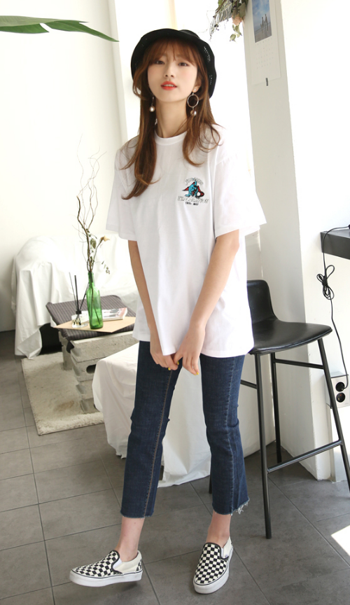  Dinosaur Embroidery T-Shirt