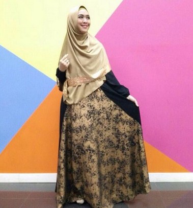 Model Baju Muslim Oki Setiana Dewi Style Remaja