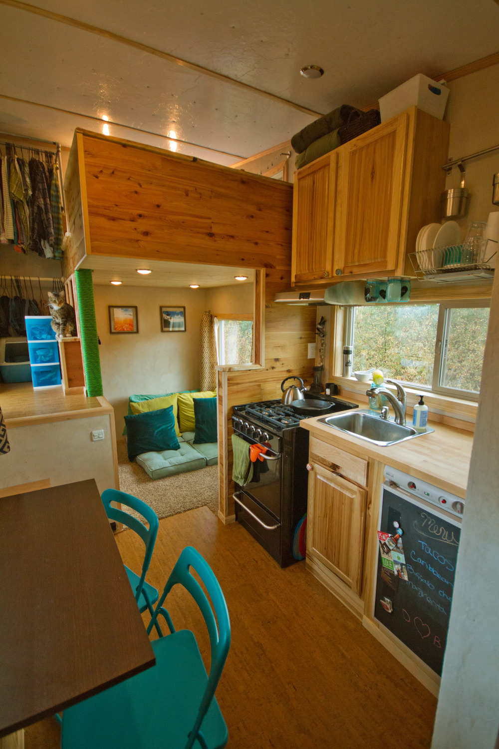 TINY HOUSE TOWN The Lucky House 200 Sq Ft 