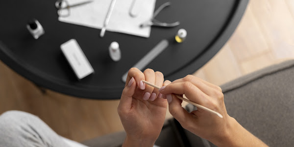 How to Safely and Effortlessly Remove Acrylic Nails at Home.