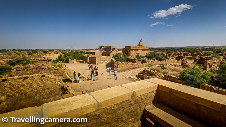 And we also did not know exactly what to expect at Kuldhara, sightseeing wise. However, one thing that we were definitely expecting was the heat and the sharp sun. And that is not something that either of us are fond of.
