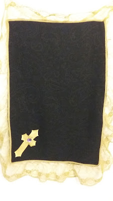 black & gold lap cloth