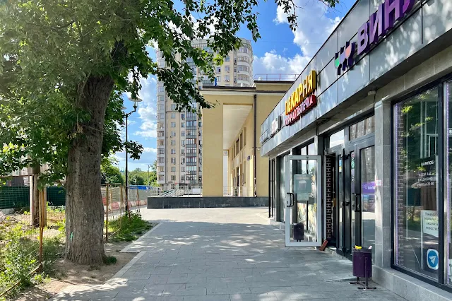 Солдатская улица, кинотеатр «Спутник»