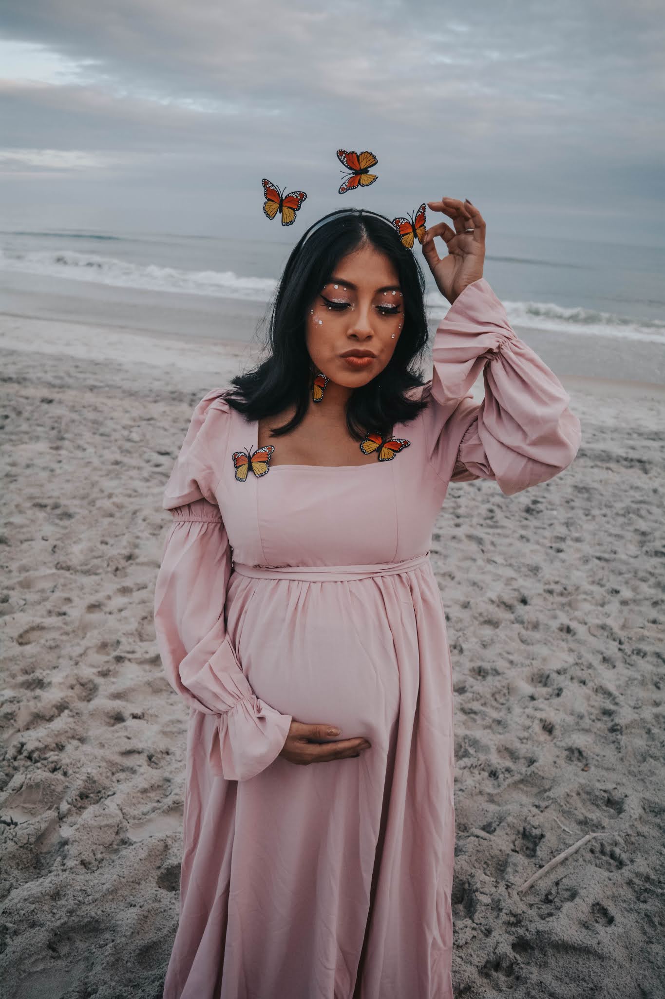 Maternity Photo Shoot Ideas: The Butterflies